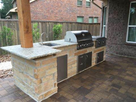 outdoor kitchen builder in houston